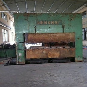 1200噸平板硫化機