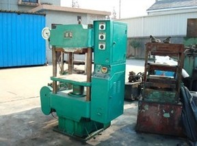 50噸半自動平板硫化機